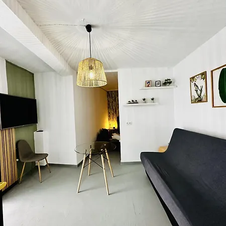 Blue & Green Apartment *